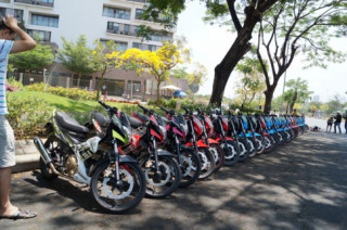 Suzuki Raider Offline Cafe tại cầu Saigon 