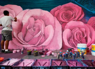 Thị trấn Mexico được phủ sơn thành bức tranh cầu vồng