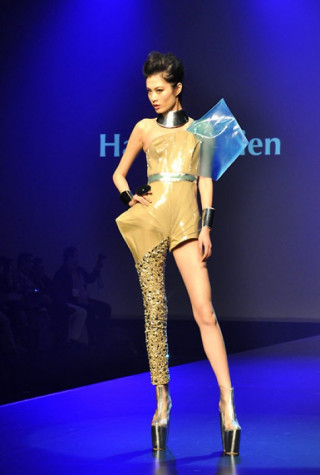 Thời trang Việt gây chú ý tại Hong Kong