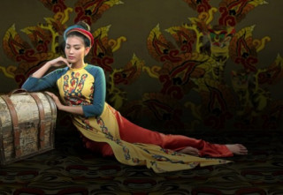 Thuận Việt giới thiệu áo dài họa tiết hổ tại New York