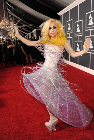 Trang phục dị thường của Lady Gaga