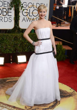 Trào lưu ‘nhái’ váy dự Quả Cầu Vàng của Jennifer Lawrence