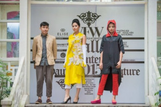 Tuần thời trang VN diễn sớm để ‘cạnh tranh Paris Fashion Week’