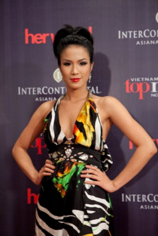 UNIQUE đồng hành cùng Vietnam’s Next Top Model