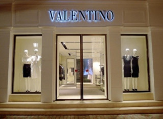 Valentino khai trương đại lý độc quyền tại Hà Nội