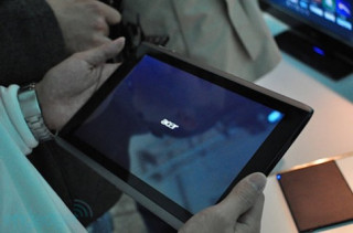 Acer tham vọng ‘lật đổ’ Apple ở thị trường tablet