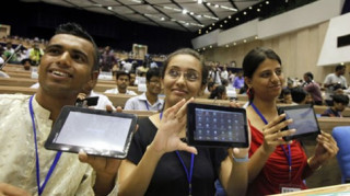 Ấn Độ bán được 1,4 triệu tablet Akakash