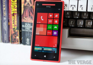 Ảnh HTC Windows Phone 8X nguyên khối, nhiều màu sắc