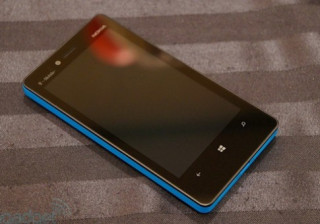 Ảnh Nokia Lumia 810 bán độc quyền ở Mỹ