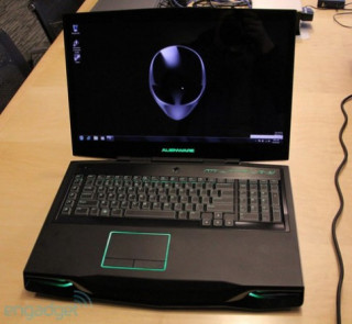 Ảnh thực tế ‘hàng khủng’ Alienware M18x