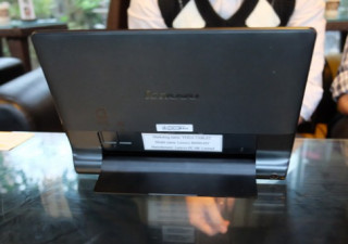 Ảnh thực tế Lenovo Yoga Tablet tại Việt Nam 