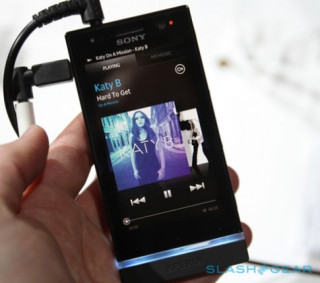 Ảnh thực tế smartphone Xperia U của Sony