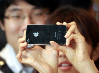 Apple bị tố bán iPhone 4 kém chất lượng cho Hàn Quốc