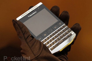 BlackBerry P‘9981 bản đặc biệt Titanium