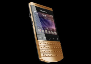 BlackBerry P‘9981 mạ vàng giá 7.500 USD