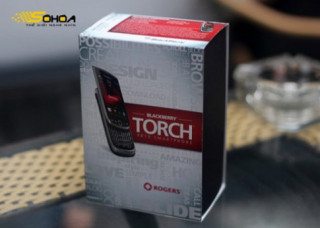 BlackBerry Torch 9810 giá 18,8 triệu đồng
