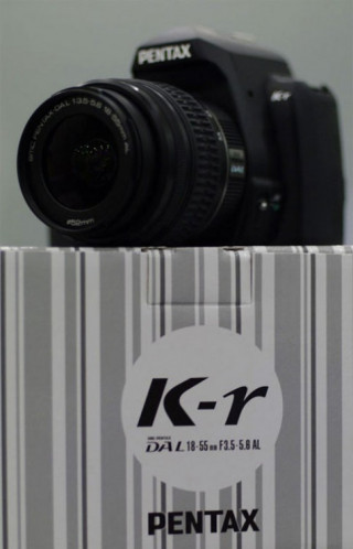 Bộ kit Pentax K-r giá 820 USD tại VN