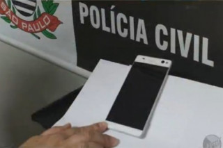 Cảnh sát Brazil tiết lộ hình ảnh smartphone không viền của Sony