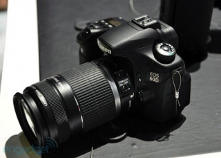 Canon ‘khoe’ EOS 60D tại IFA 2010