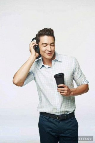 Daniel Henney lịch lãm trong hình ảnh mới