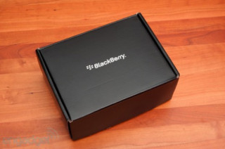 ‘Đập hộp’ BlackBerry Tour