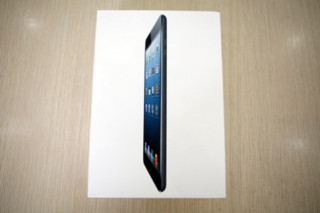 ‘Đập hộp’ iPad Mini tại TP HCM