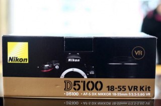 ‘Đập hộp’ Nikon D5100 ở VN