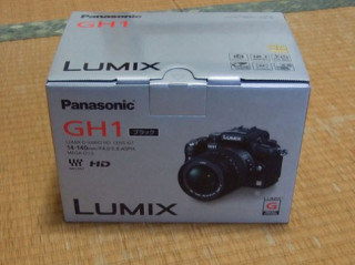 ‘Đập hộp’ Panasonic GH1