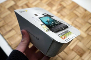 ‘Đập hộp’ siêu phẩm HTC EVO 4G