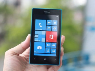 ‘Đập hộp’ smartphone Lumia rẻ nhất của Nokia ở VN