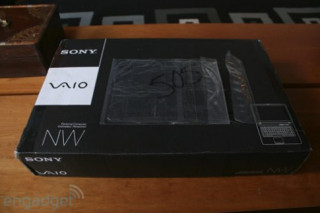 ‘Đập hộp’ Sony Vaio NW giá thấp