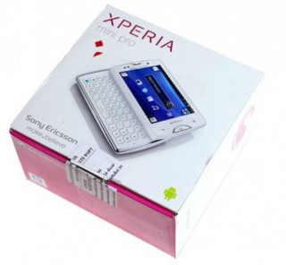 ‘Đập hộp’ Xperia Mini Pro tí hon