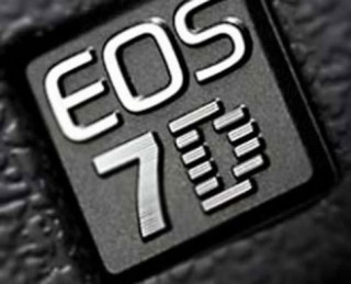 EOS 7D lại có firmware mới