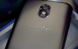 Galaxy S III có thể sử dụng chất liệu gốm làm vỏ
