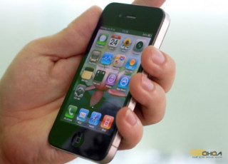 Giá iPhone 4 xách tay sắp chạm ‘sàn’