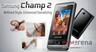 Hai điện thoại Samsung màn hình 2,4 inch