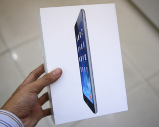 Hình ảnh mở hộp iPad Mini Retina 4G tại Việt Nam