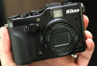 Hình thực tế máy ảnh compact cao cấp Nikon P7100