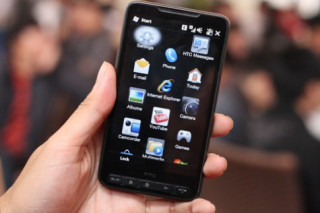 HTC ‘đại hạ giá’ smartphone
