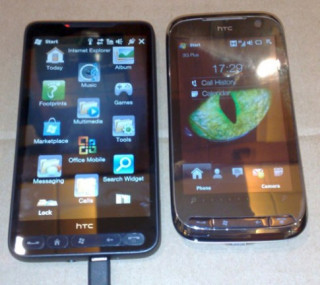 HTC Leo (Pro Three) bên cạnh Touch HD