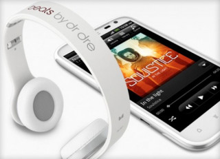 HTC ngừng tặng tai Beats Audio theo smartphone