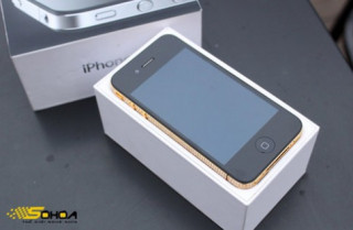 iPhone 4 mạ vàng, đính đá Swarovski