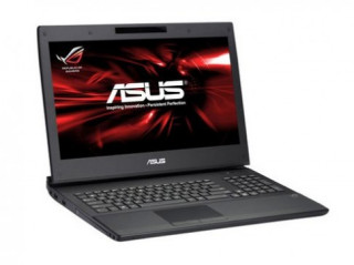 Laptop chơi game 3D màn hình 17 inch của Asus