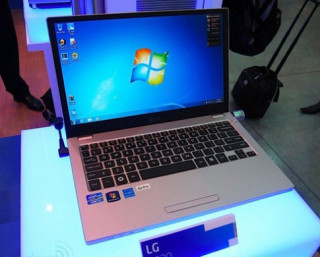 Laptop giống MacBook Pro của LG tại Computex 2011