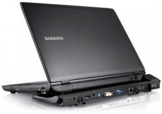 Laptop Samsung với màn hình chống lóa