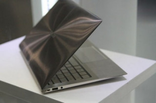 Laptop siêu mỏng thế hệ mới có thể làm bằng sợi thuỷ tinh