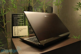 Laptop vỏ bằng tre của Asus giá từ 950 USD