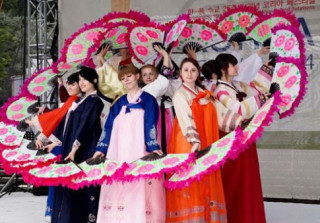 Lễ hội mùa xuân Hàn Quốc được tái hiện ở Hà Nội