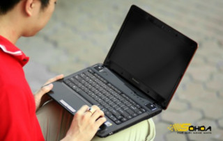 Lenovo Y460, laptop giải trí nhỏ xinh