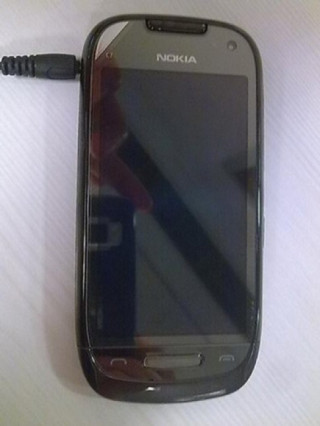 Lộ ảnh điện thoại cảm ứng dòng C của Nokia